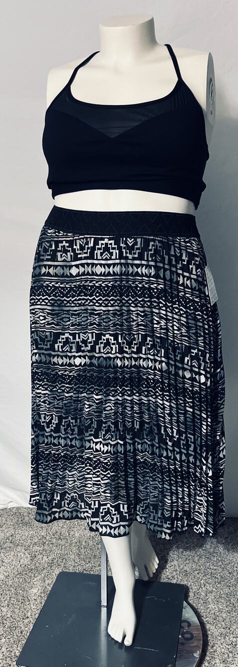 LuLaRoe Jill Midi Skirt NWT Black Silver Gray Geometric Accordion Pleat 2XL